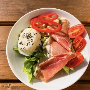 Salade à l'œuf poché