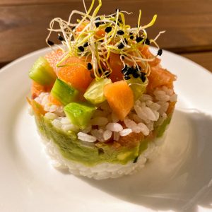Milles feuilles de riz, avocat, saumon